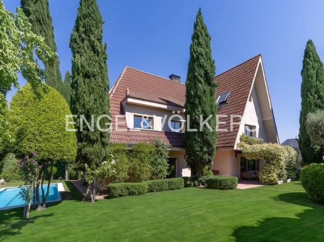 Casa chalet en Venta en Zona Monte El Pilar