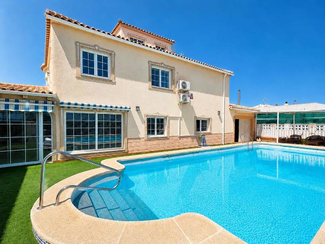 Casa chalet en Venta en Zona Carrefour Urbanizaciones