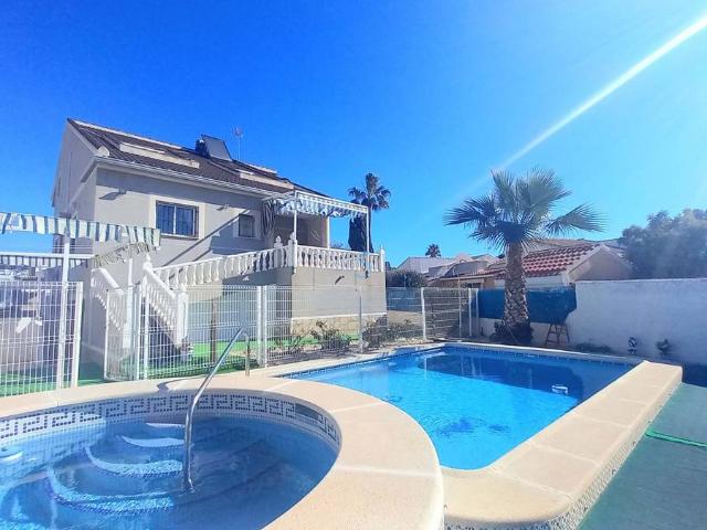 Casa chalet en Venta en Zona Carrefour Urbanizaciones