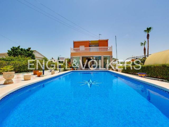 Casa chalet en Venta en Zona Carrefour Urbanizaciones