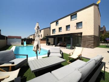 Casa chalet en Venta en Zona Europa