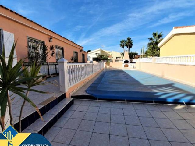Casa chalet en Venta en Zona Playa de los Locos