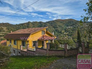 Casa chalet en Venta en Zona Rural
