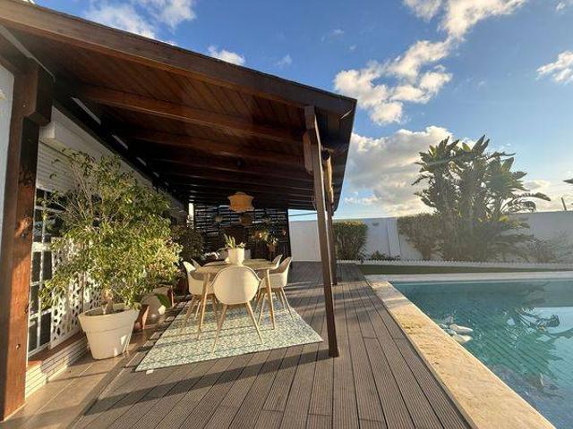 Casa chalet en Venta en Zona Universitaria