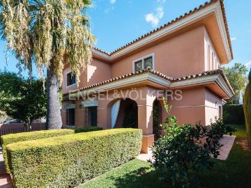 Casa chalet en Venta en Zona Universitaria