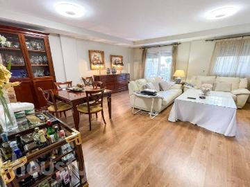 Casa chalet en Venta en Zona Universitaria