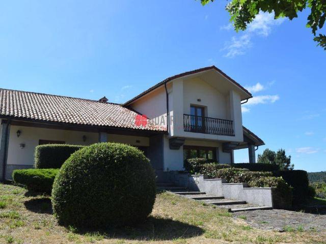 Casa chalet en Venta en A Baña
