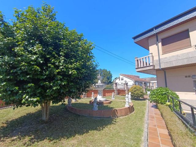 Casa chalet en Venta en A Carballeira