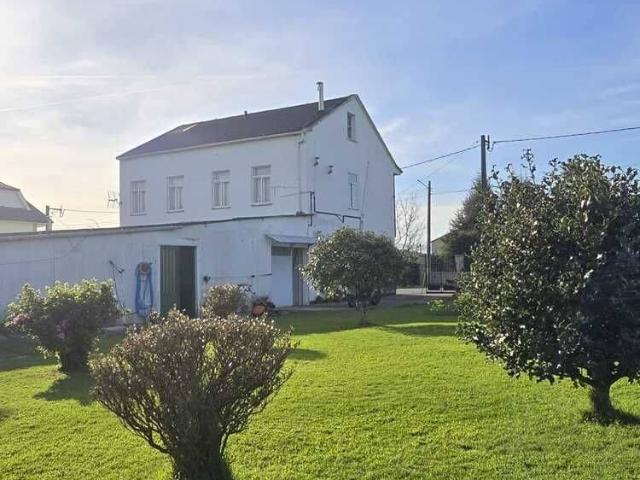 Casa chalet en Venta en A Gándara