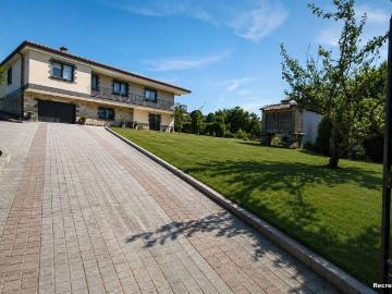 Casa chalet en Venta en A Lama