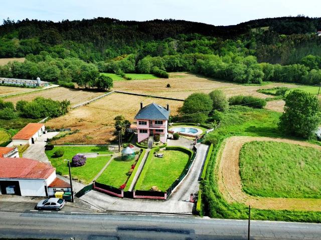 Casa chalet en Venta en A Laracha
