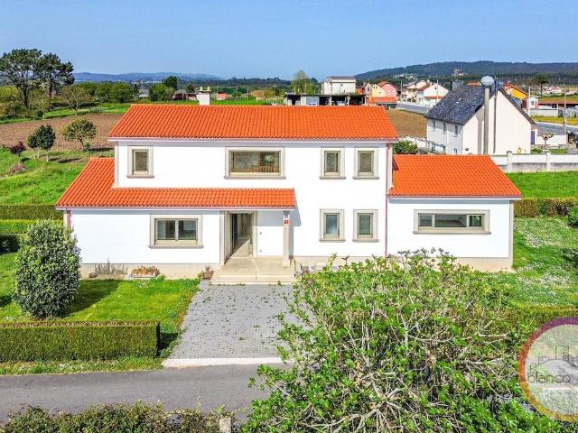 Casa chalet en Venta en A Laracha