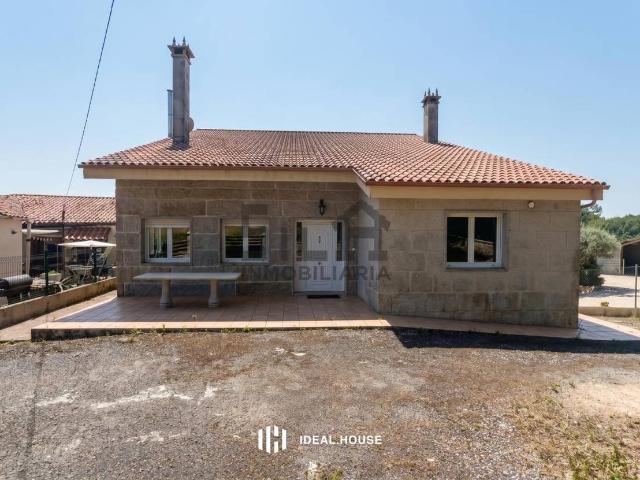 Casa chalet en Venta en A Peroxa