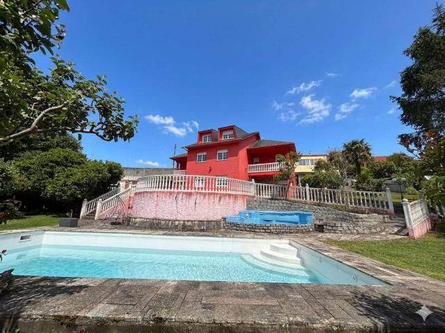 Casa chalet en Venta en A Zapateira