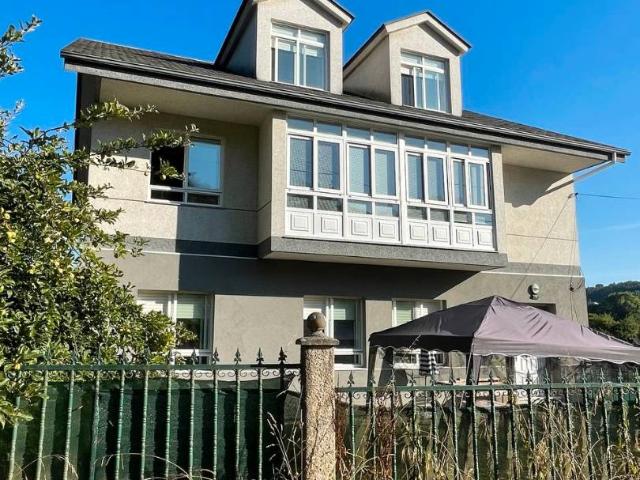 Casa chalet en Venta en A Zapateira