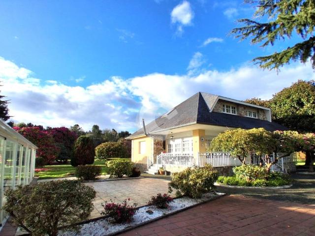 Casa chalet en Venta en Abegondo