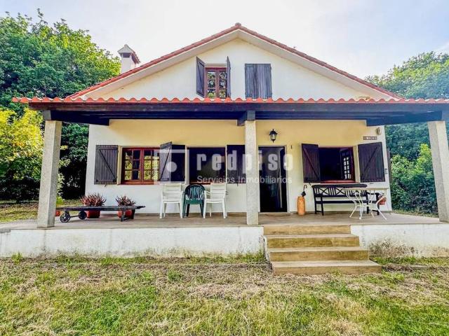 Casa chalet en Venta en Abegondo