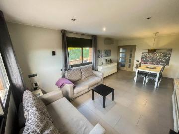 Casa chalet en Venta en Abrera