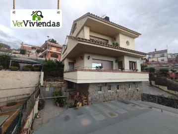 Casa chalet en Venta en Abrera