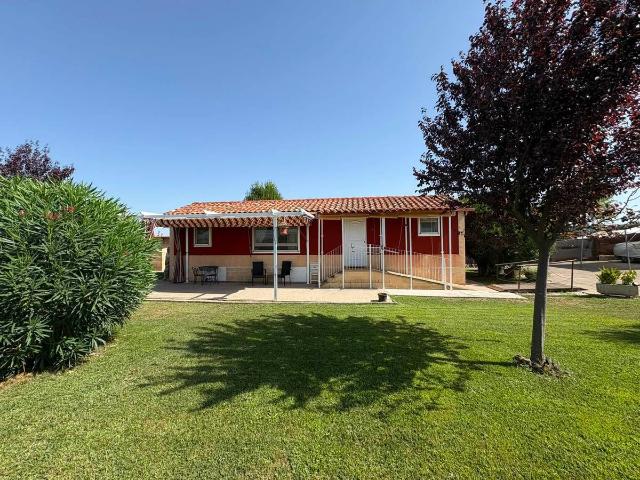 Casa chalet en Venta en Agoncillo