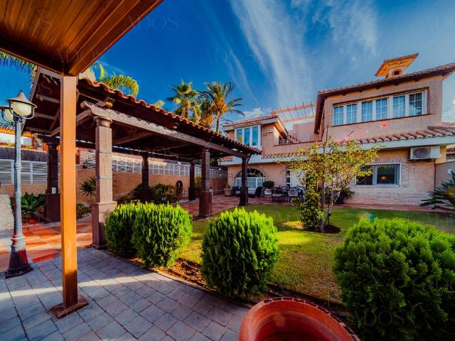 Casa chalet en Venta en Aguadulce Sur