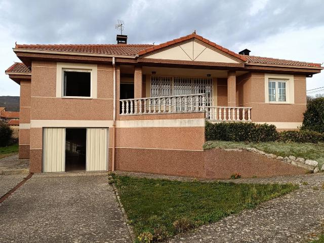 Casa chalet en Venta en Aguilar de Campoo