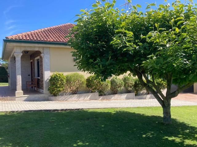 Casa chalet en Venta en Adina Portonovo
