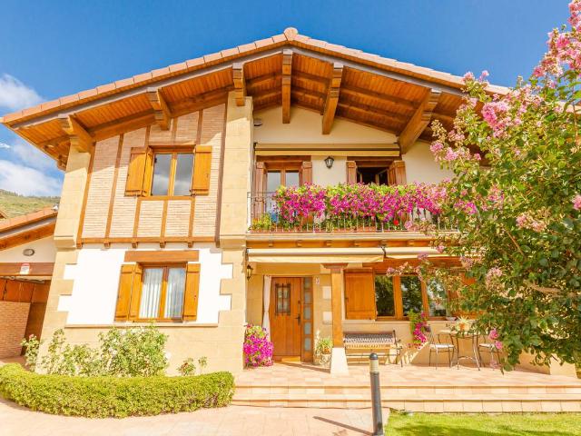Casa chalet en Venta en Aizoáin
