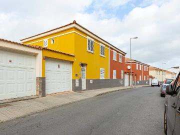 Casa chalet en Venta en Almatriche