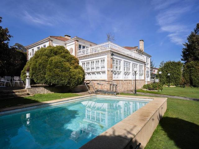 Casa chalet en Venta en Almeiras