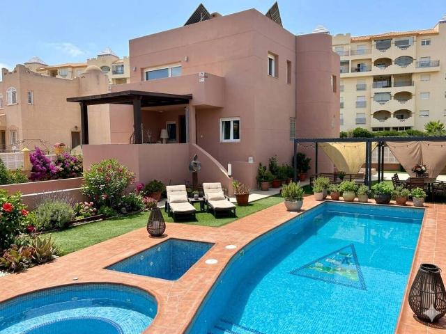 Casa chalet en Venta en Almerimar