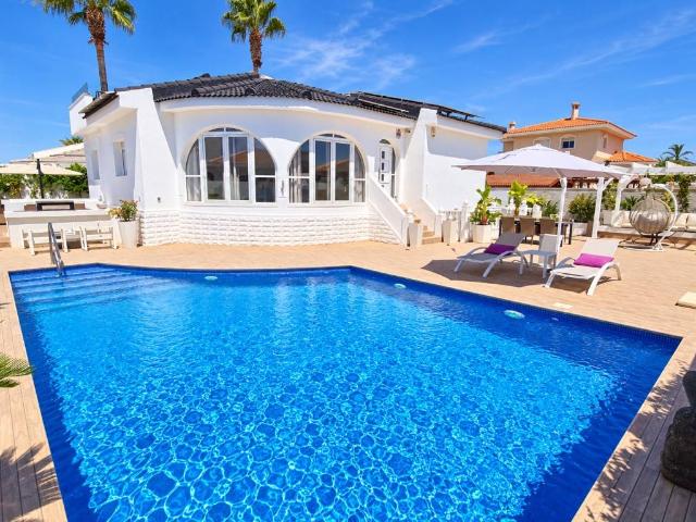 Casa chalet en Venta en Almoradí