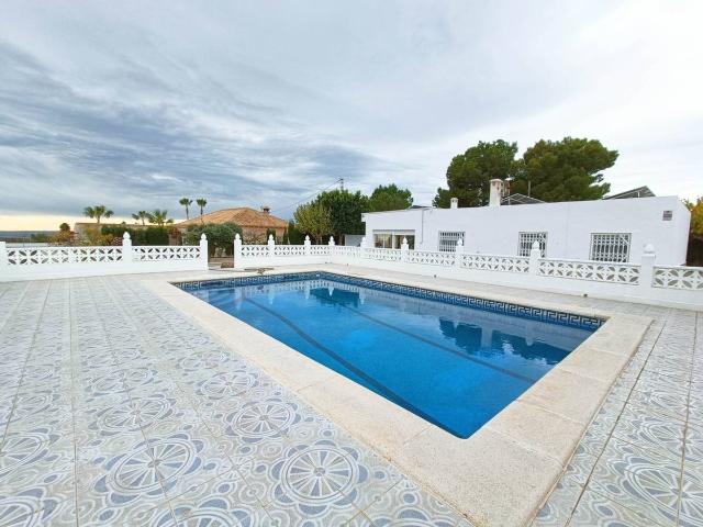 Casa chalet en Venta en Albatera