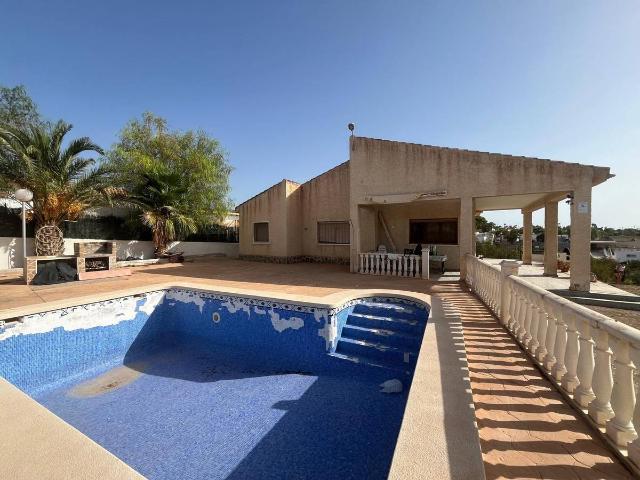Casa chalet en Venta en Albatera