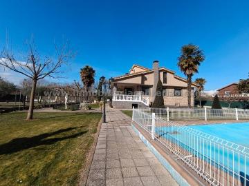Casa chalet en Venta en Albelda de Iregua