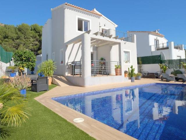 Casa chalet en Venta en Alcalalí
