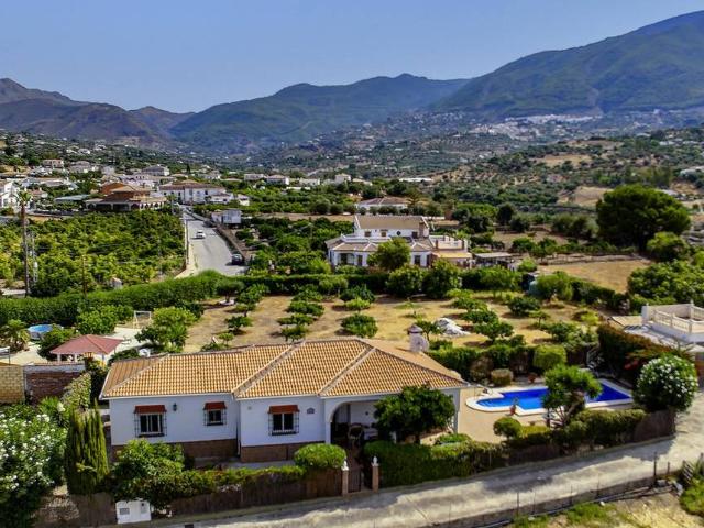 Casa chalet en Venta en Alcaucín
