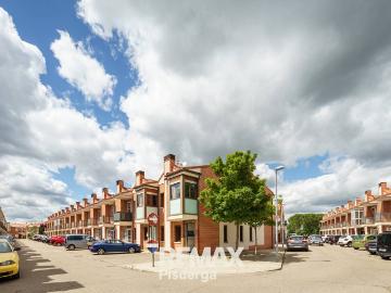 Casa chalet en Venta en Aldeamayor de San Martín