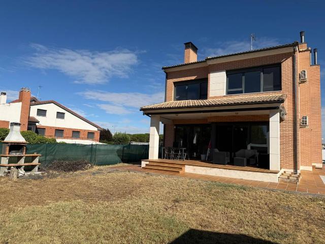 Casa chalet en Venta en Aldeamayor de San Martín