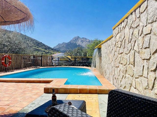 Casa chalet en Venta en Alfarnate