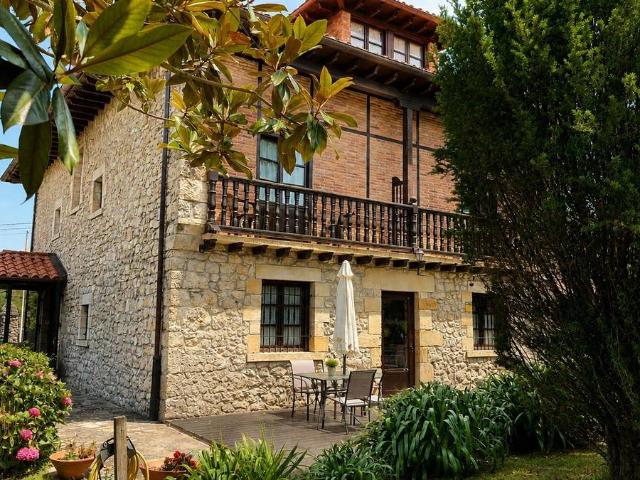 Casa chalet en Venta en Alfoz de Lloredo