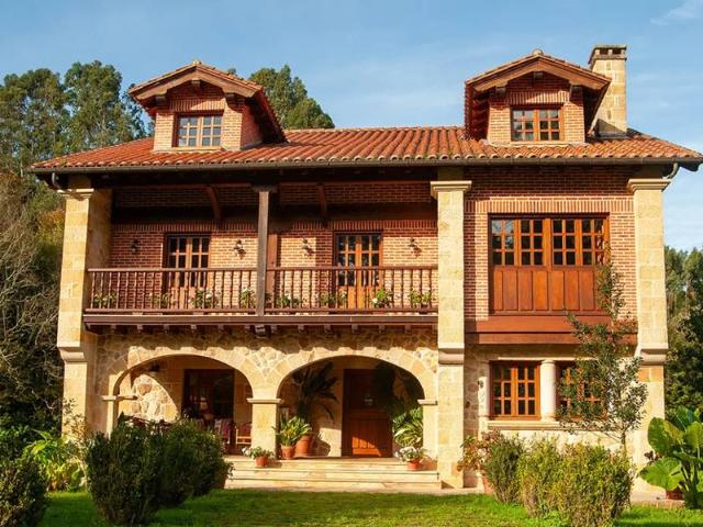 Casa chalet en Venta en Alfoz de Lloredo