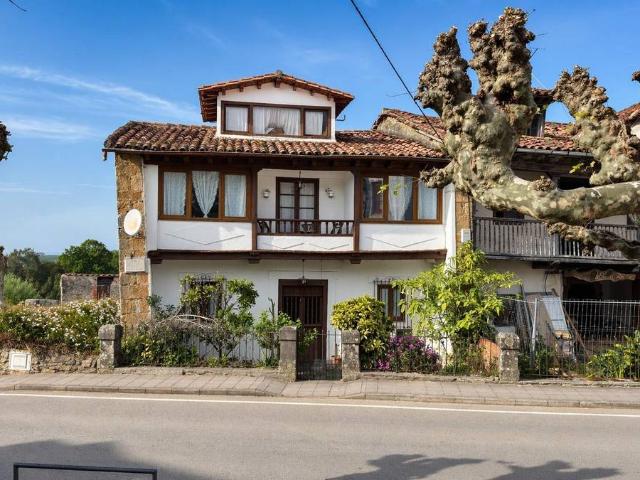 Casa chalet en Venta en Alfoz de Lloredo