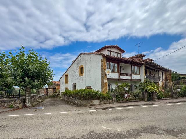 Casa chalet en Venta en Alfoz de Lloredo