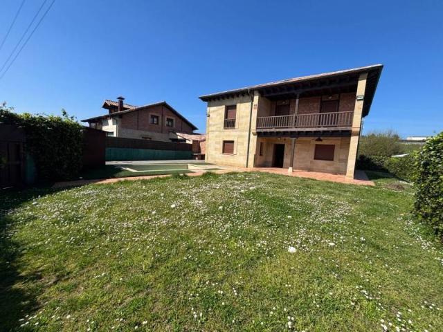 Casa chalet en Venta en Alisal San Román