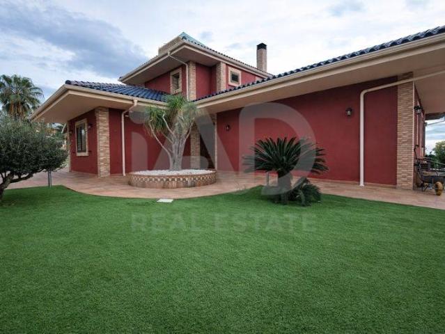 Casa chalet en Venta en Altorreal El Chorrico