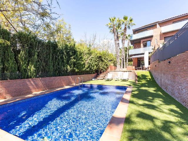 Casa adosada en Venta en Ametllers Poble Sec