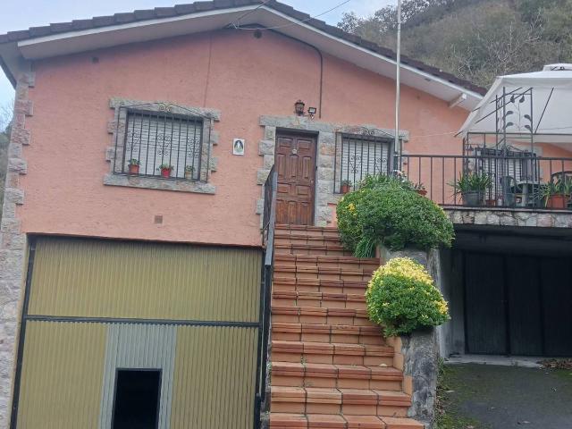 Casa chalet en Venta en Amieva