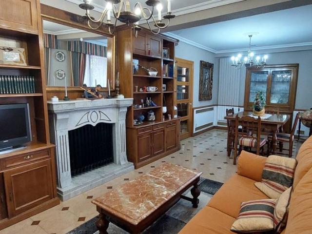 Casa chalet en Venta en Ampuero
