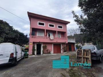 Casa chalet en Venta en Ampuero
